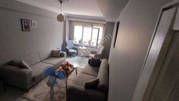 yüksek giriş,8 yaşında 90 m2 daire 