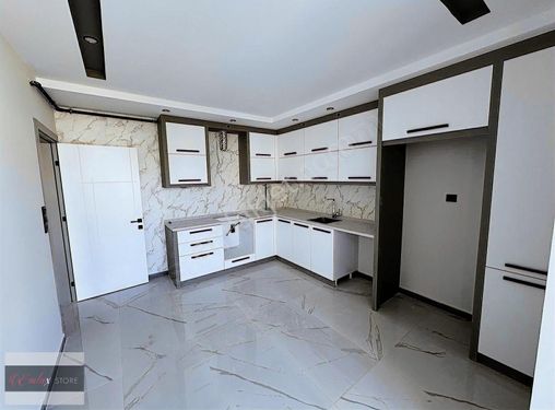 BAĞBAŞI ZÜMRÜTEVLER'DE 2+1 115 M2 ARAKAT ASANSÖRLÜ LÜX DAİRELER