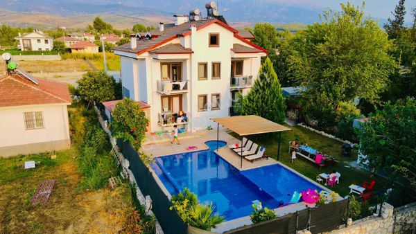  Stop’tan Seydikemer’de *Havuzlu Full Eşyalı* 3+1 Kiralık Daire