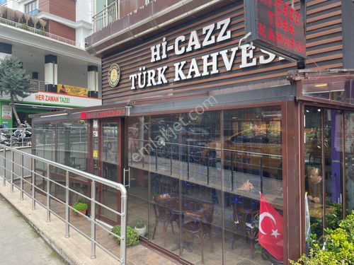 Beylikdüzü Cumhuriyet Mahallesi Köşebaşı Satılık Dükkan