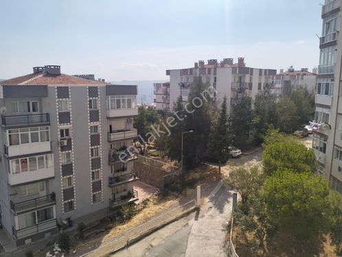  BORNOVA EVKA 4 DE 2+1 FULL YAPILI DOĞALGAZLI KİRALIK DAİRE