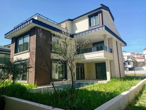  Edremit Güre'de Kiralık, 4+1, Yeni, Özel Havuzlu, Süperlüx Villa