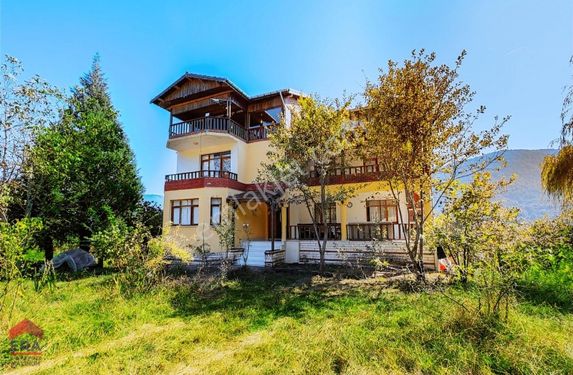 SATILIK MUHTEŞEM ÇİFTLİK EVİ SAKARYA HENDEK KARADERE