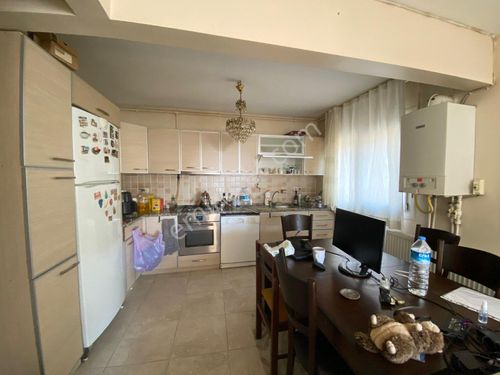 EŞYALI KİRACILI GENİŞ 2+1 ARAKAT SATILIK DAİRE