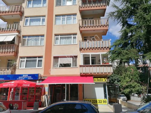  Feneryolu'nda Satılık 3+1 Ferah Daire