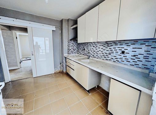 KÖŞE BAŞI CADDE CEPHE 2+1 YAPILI DAİRE İPEK DEMİRCAN GAYRİMENKUL