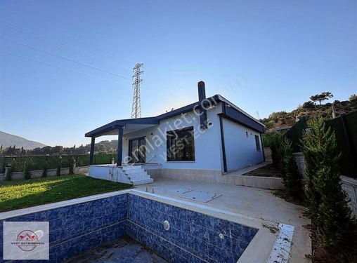 West'ten İzmir/Kemalpaşa Yukarıkızılca'da Havuzlu Satılık Villa