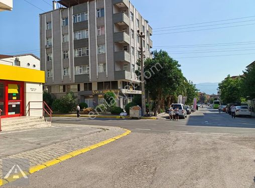 Körfez Mimar Sinan'da 325 m2 Deposu Asma Katı Bulunan Dükkan