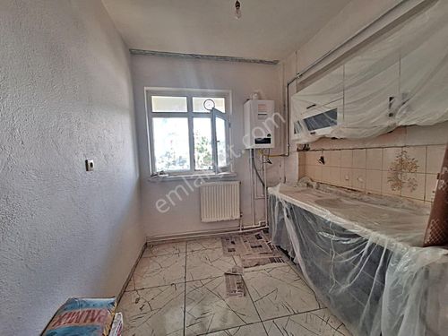  CİHANDAN ERGENEKON MAHALLESİ ARA KATTA FUL YAPILI 2+1 DAİRE