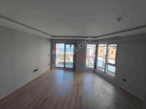 REMAX NADİR ERİKLİMAN'DA DENİZ MANZARALI 65 M2 1+1 ARAKAT DAİRE