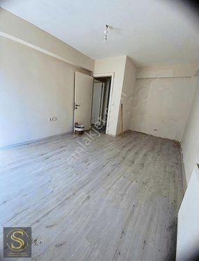 BORNOVA MERKEZ YAKINI KİRALIK 2+1 YENİ DAİRE ASANSÖRLÜ