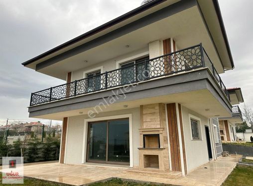 Silivri Ortaköyde altı adet satılık villa Deniz manzaralı