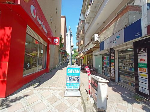 DENİZCİLER CADDESİ YOĞUN LOKASYONDA SATILIK BOŞ DÜKKAN