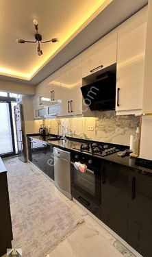 Göztepe metrosuna yakın full bakımlı 3+1 satılık daire