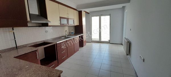  ENDER UYSAL GAYRİMENKULDEN SERVERGAZİDE 4+1 230 M2 KİRALIK ARA KAT DAİRE..