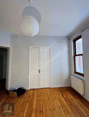 BEYOĞLU KUMBARA YOKUŞUNDA MANZARALI 1KAT 120M² 3+1 SATILIK DAİRE