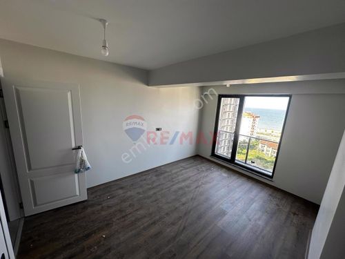 *RE/MAX Nadir'den Gaziler Mahallesi'nde Eşsiz Deniz Manzaralı 1+1 Lüks Daire!*