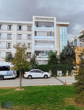 AHMET YESEVİ CADDESİ'NDE 3+1 ARA KAT DAİRE