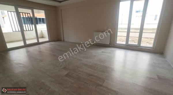 BALKAN EMLAK'TAN KİRALIK 3+1 KIZILCIKLI MERKEZDE DAİRE