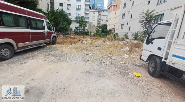 EMLAK DÜNYASINDAN TEK YETKİLİ 475 M2 ARANIN YARISI SATILIKTIR