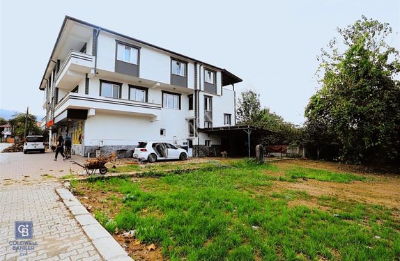 COLDWELL BANKER EVA'DAN AKYAZI KÜÇÜÇEK'DE SATILIK BİNA