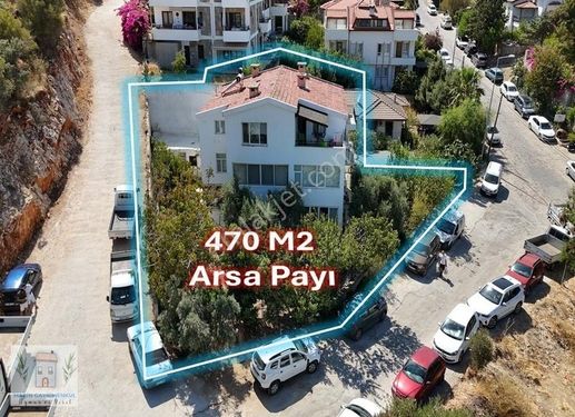 MARİNDEN DATÇA MERKEZDE 470 ARSA İÇERİSİNDE 342M2 3 KATLI EV