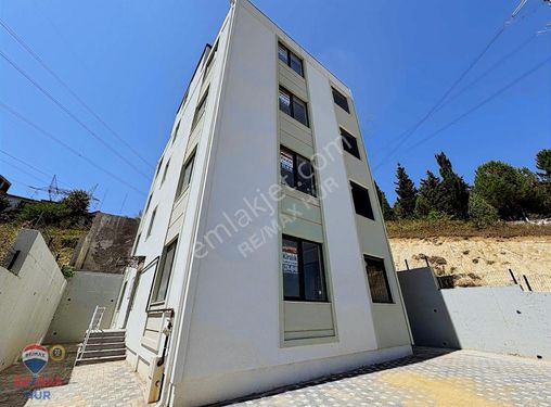 REMAX İLKNUR DOĞAN DAN KİRACILI 4 KATLI SATILIK SIFIR BİNA