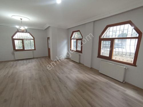  KAVACIK'DA TADİLATI YAPILMIŞ KREDİYEUYGUN FIRSAT DAİRE