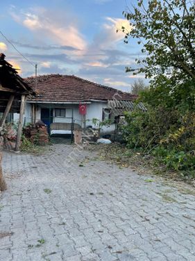 Sahibinden satılık bahçeli köy evi