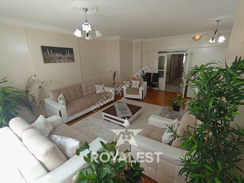  ROYALEST TEN KARATAŞ MERKEZDE BAKIMLI VE GENİŞ 3+1 DAİRE