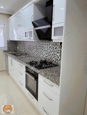 BAKIRKÖY YENİ BİNADA GENİS BALKONLU SATILIK BOŞ 3+1 DAİRE