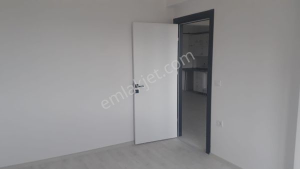  DÖNÜŞÜM EMLAKTAN CEZAEVİ ALTI 1+1 TEMİZ SATLIK DAİRE