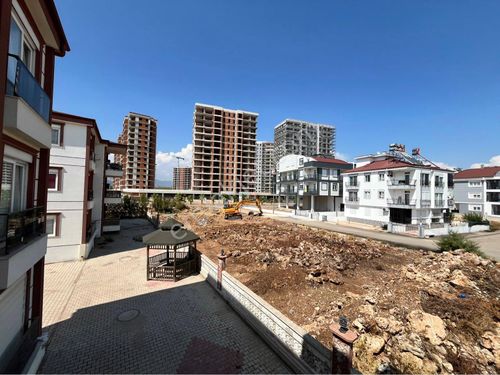 ANTALYA DÖŞEMEALTI ÇIPLAKLI 1+1 KİRALIK DAİRE