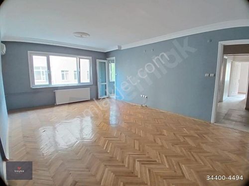 KOZYATAĞINDA YATIRIMA UYGUN 3+1 SATILIK DAİRE