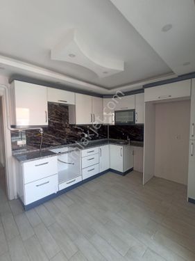  YEŞİLYURT MAH  SEÇ  MARKET  ÇAPRAZI  2+1 SATILIK DAİRE  