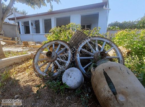 ORHAN GAZİ'DEN KARAHÜYÜK 2+1 EVİ OLAN 1000 m2 YOL CEPHELİ BAHÇE!