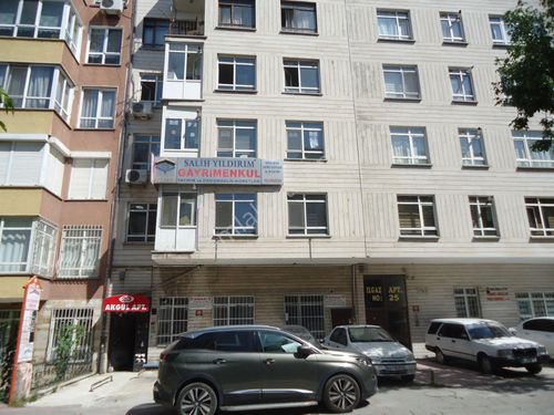  Çankaya Kültür mahallesi Kolej Metro Durağı yakınında 2+1 Kombili Kiralık Daire