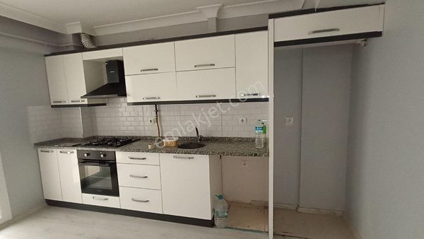 Cumhuriyet Mh. Havuzlu Kahvelere Yakın 3+1 Kiralık Daire 