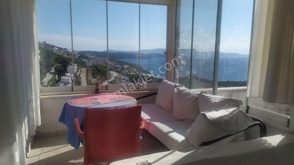 ACİL BODRUM ADABÜKÜ'NDE DENİZ MANZARALI TRİPLEX