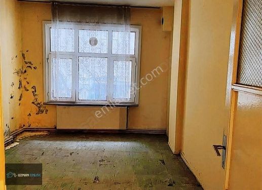 MALTEPE ESENKENT'TE 215M2 ARSA İÇİNDE MÜSTAKİL EV