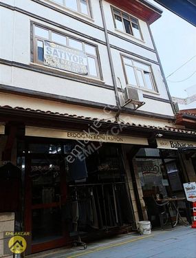 EMLAKCAR DAN KAPU CAMİİ ARKASI 4 KATLI 84m2 KİRALIK DÜKKAN