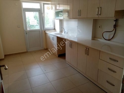  Balıkesir Karesi Maltepe mah.Demirdağ Emlaktan 3+1 kiralık daire.