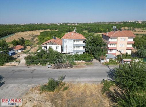 Topsöğüt De Satılık 1300 M2 Arsa Ve 3 Katlı Bina