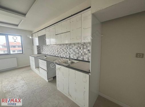 Kernek'te 3+1 Remax Güneş'ten Satılık Daire