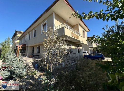 Re/max Lacivert'ten Yıldızkent'te Satılık 5+1 Lüks Villa