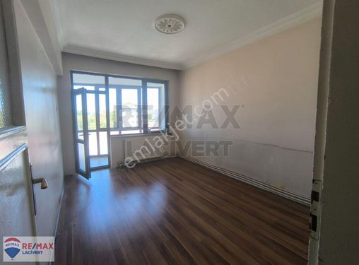 Re/max Lacivert'ten Demirciler'de Satılık 2+1 Daire