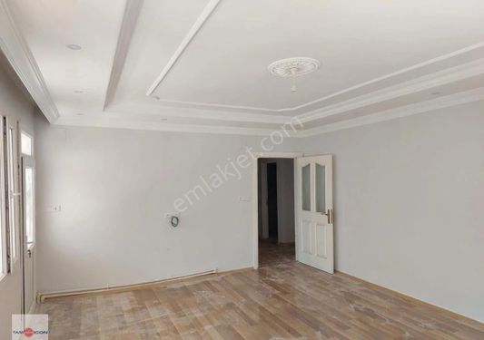 İSTASYON CADDESİNDE 4+1 SATILIK DAİRE