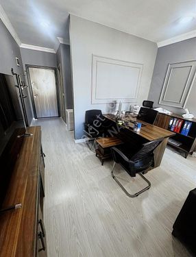 REMAX NADİR HÜKÜMET KONAĞI KARŞISI ANA CADDE CEPHELİ 35 M² OFİS