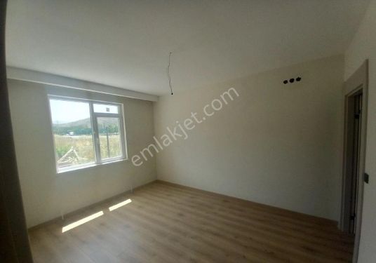 TÜRKÖZÜN'DE SIFIR BİNADA 3+1 GİRİŞ KATTA SATILIK FIRSAT DAİRE !!!