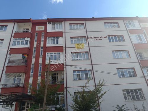 UMUT GAYRİMENKUL & İNŞAAT’DAN BARIŞ CADDESİ 3+1 ARAKAT BAKIMLI SATILIK DAİRE